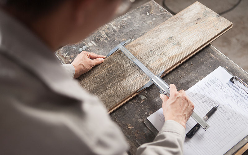 Why In-House Lab Testing Improves Flooring QC & Reduces Claims: Key Benefits & Evaluation