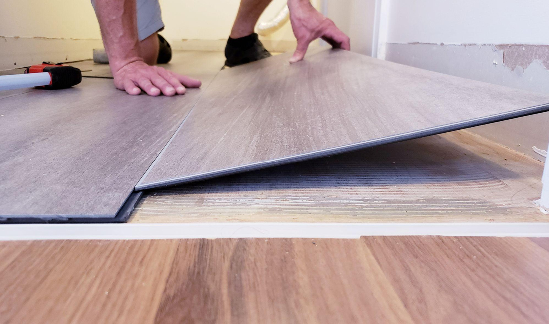Hybrid Flooring vs Vinyl Planks: Key Differences and Performance Comparison in 2025